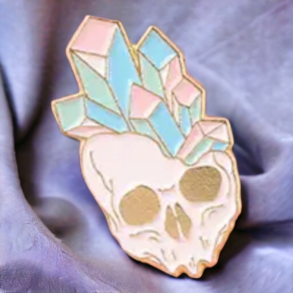🩷 3 for $20 - Crystal Skull Enamel Pin